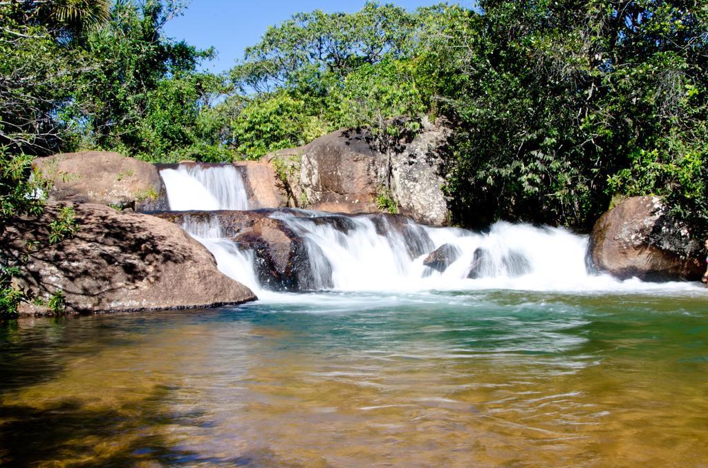 Pousada Sertao Veredas Hotel Sao Domingos de Goias Buitenkant foto