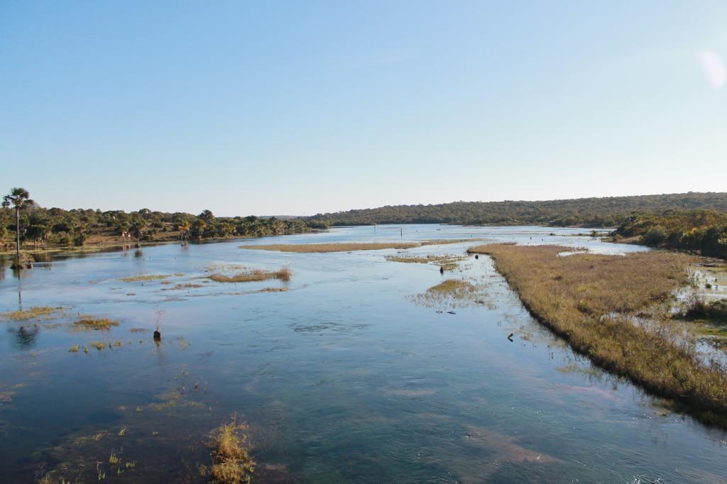 Pousada Sertao Veredas Hotel Sao Domingos de Goias Buitenkant foto